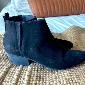 Old Navy- Black Booties- 8 1/2